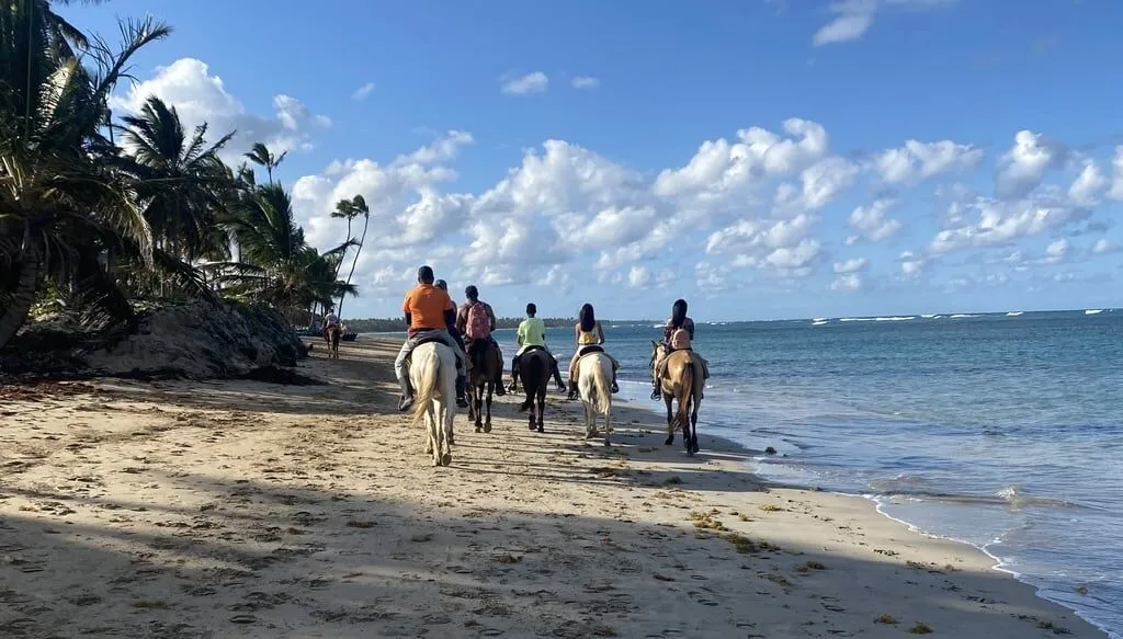 Paseo guiado a caballo en Punta Cana