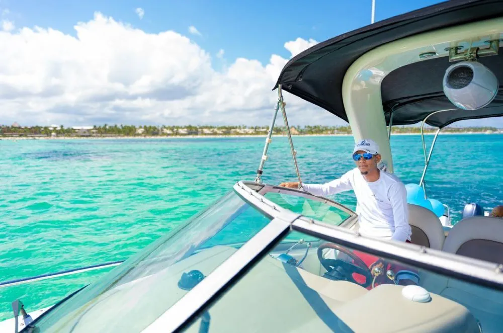 Navegación junto a la costa de Punta Cana