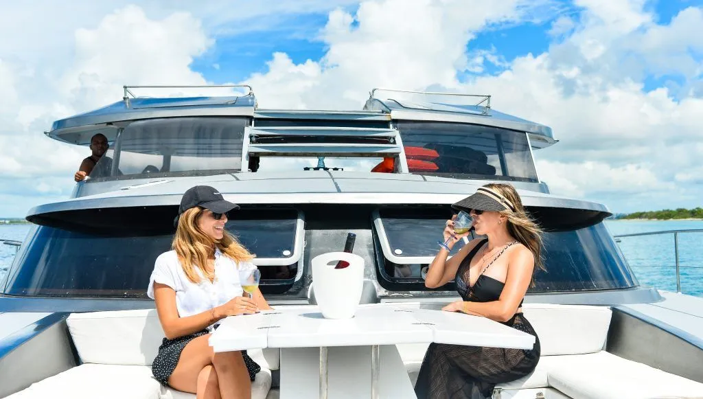 Zona de descanso a bordo del yate